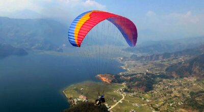 पर्यटक बढेसँगै पोखरामा प्याराग्लाइडिङको रौनक थपियो