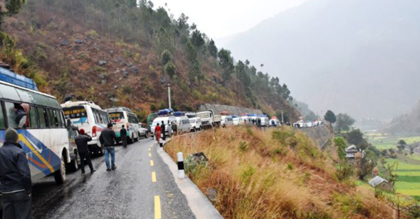 देशभरका मुख्य सडकमा कतै अवरोध, केही ठाउँमा सहज यातायात