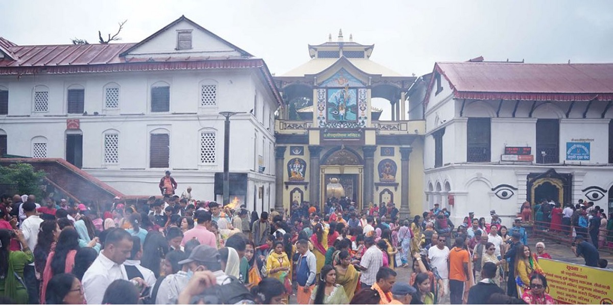 सातु–सर्वत दान गर्दै मनाइँदै अक्षय तृतीया, शिवालयमा भीड