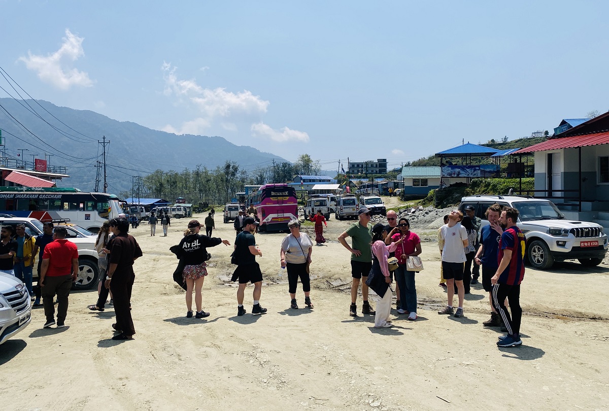 पर्यटकले भरिभराउ घान्द्रुक, मौलिकता जोगाउने चिन्ता बढ्दो