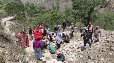 पर्यटकको बाटो सहज बनाउन स्थानीय सक्रिय, लुलियाघुम्ती सडक मर्मत